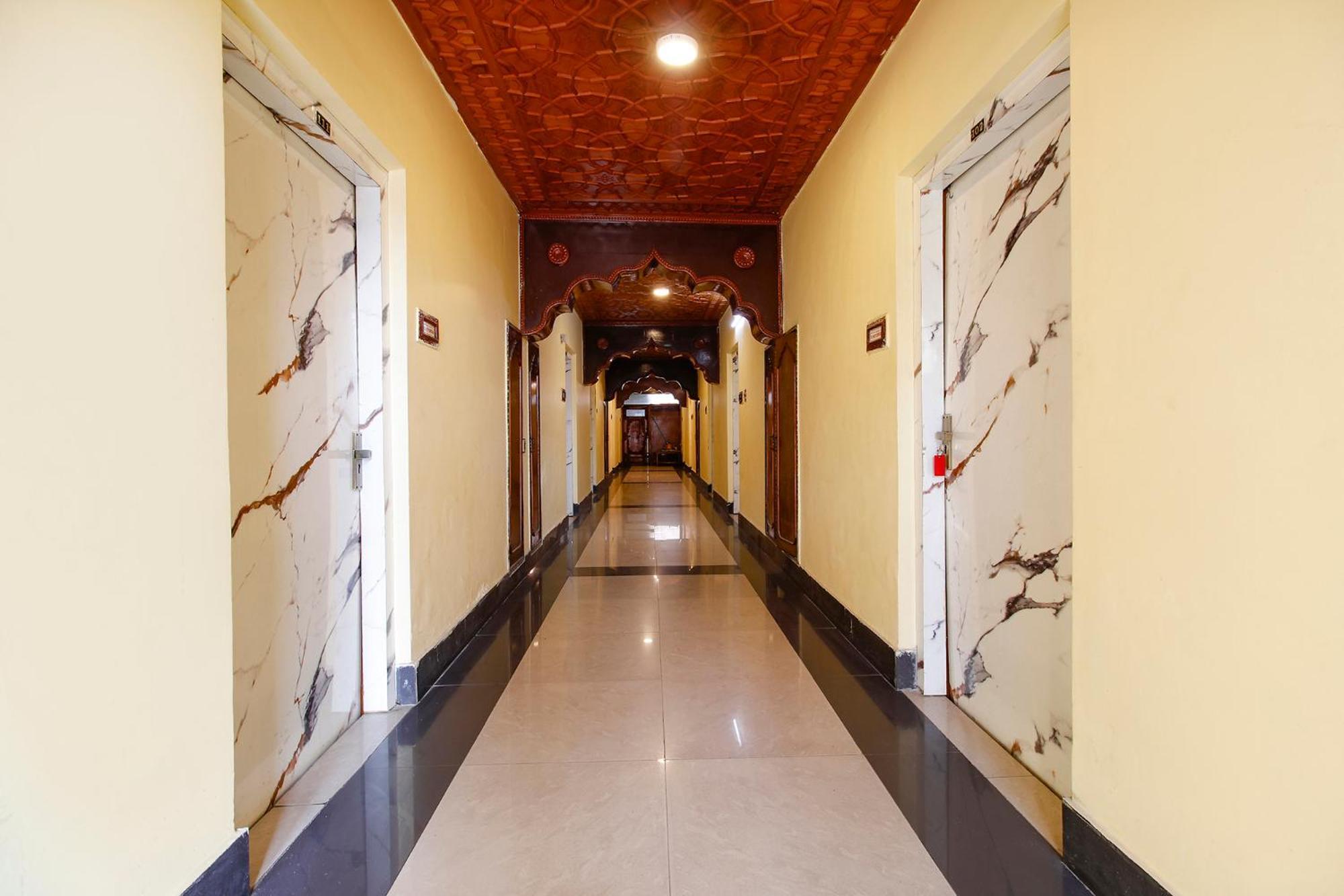 Fabhotel Kashmir Hilltown Durgjan Eksteriør bilde